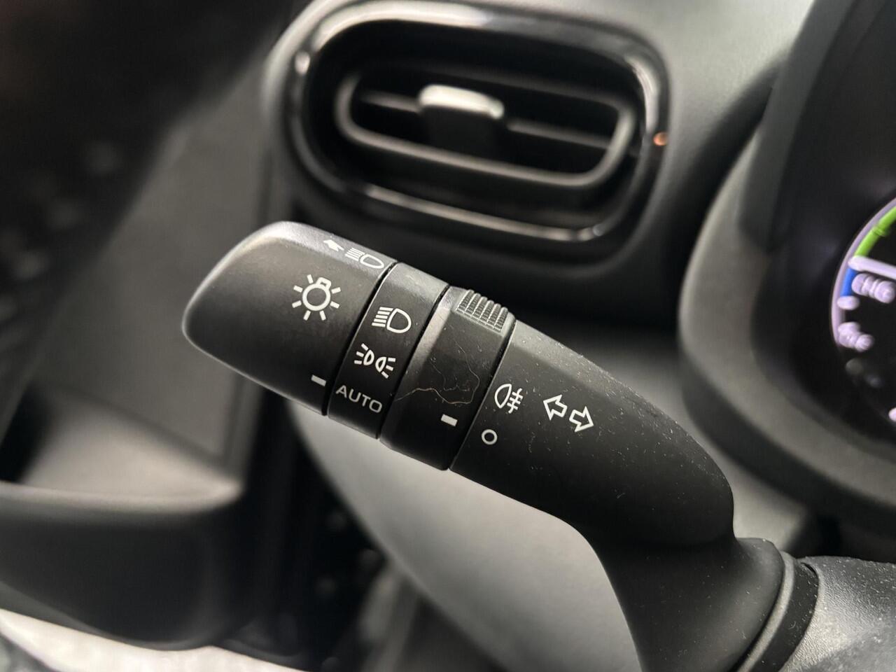 Toyota YARIS 1.5 Hybrid Active APPLE CARPLAY/ANDROID AUTO, NEDERLANDSE AUTO, SLECHTS 72.155KM!!!