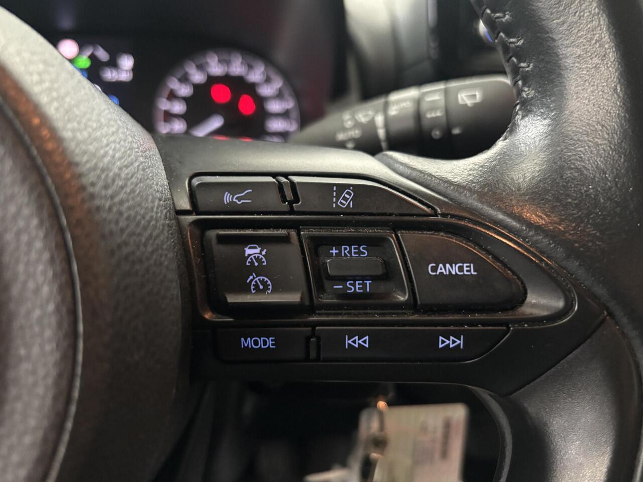 Toyota YARIS 1.5 Hybrid Active APPLE CARPLAY/ANDROID AUTO, NEDERLANDSE AUTO, SLECHTS 72.155KM!!!