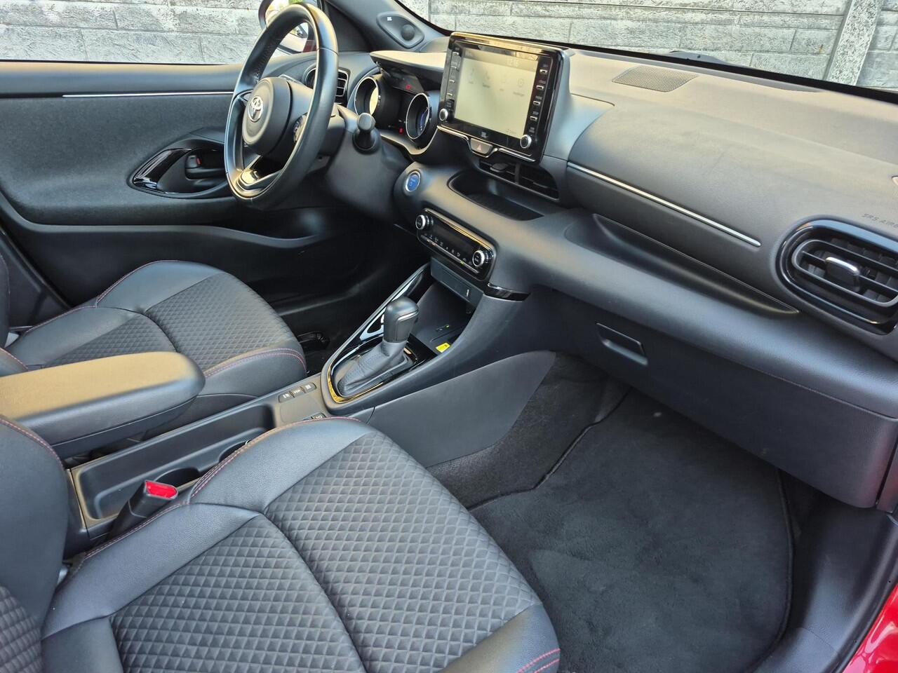 Toyota YARIS 1.5 Hybrid Executive Edition | Apple CarPlay/Android auto | Achteruitrijcamera | Panoramadak