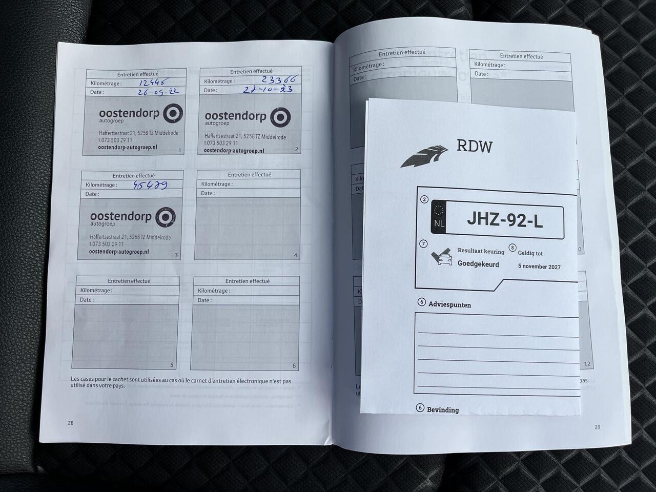 Toyota YARIS 1.5 Hybrid Executive | Panoramadak | Head up display | Carplay | 17 inch LM-velgen |