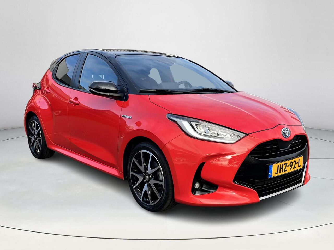 Toyota YARIS 1.5 Hybrid Executive | Panoramadak | Head up display | Carplay | 17 inch LM-velgen |