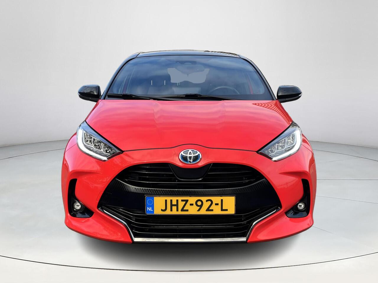 Toyota YARIS 1.5 Hybrid Executive | Panoramadak | Head up display | Carplay | 17 inch LM-velgen |