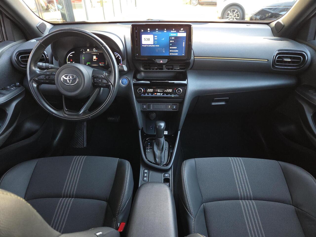 Toyota YARIS Cross 1.5 Hybrid Adventure | Apple CarPlay | Trekhaak | Parkeersensoren | Rijklaarprijs incl. garantie |