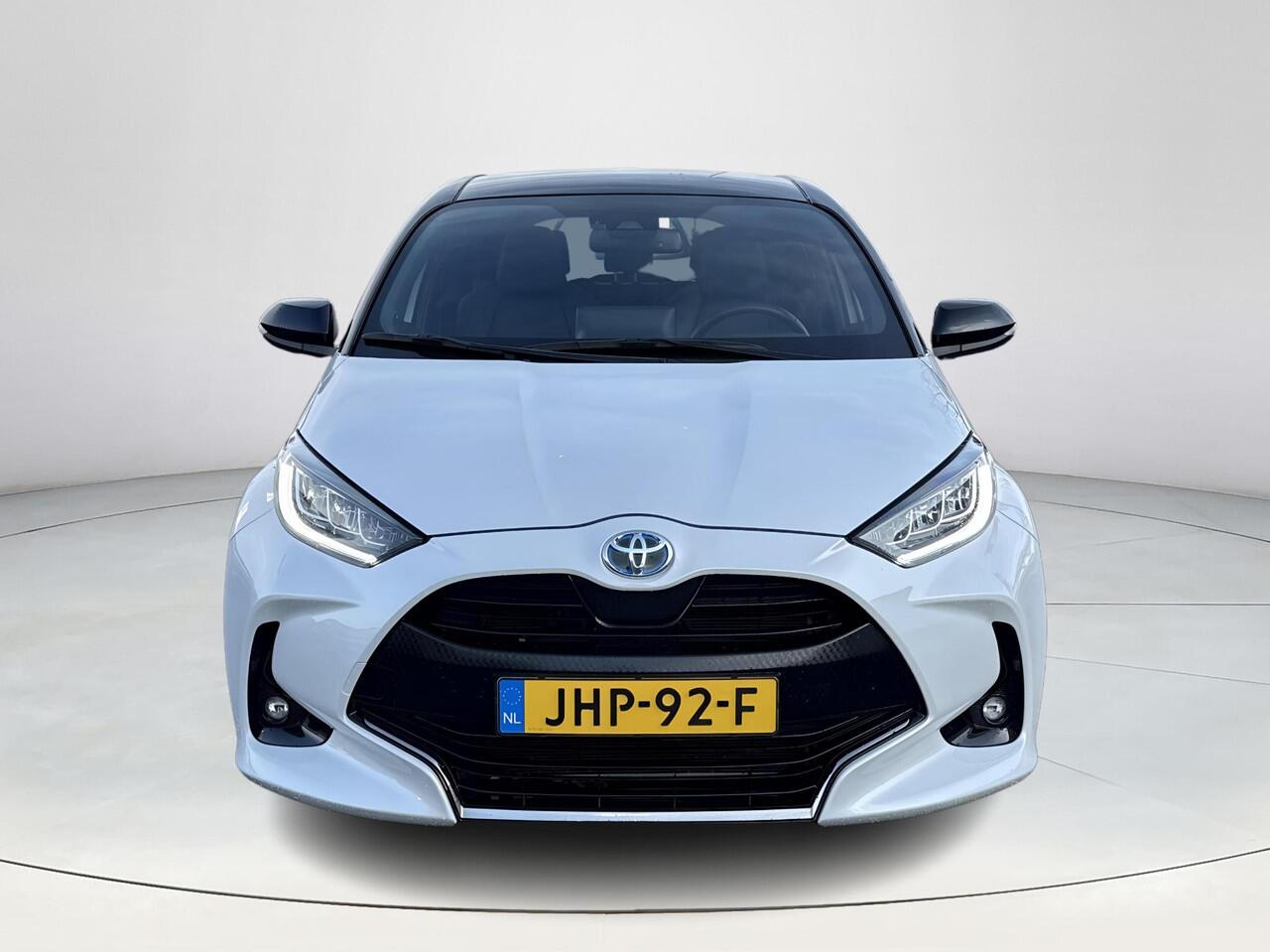 Toyota YARIS 1.5 Hybrid Executive | Navigatie | Appel CarPlay/Android auto | Achteruitrijcamera | Panoramadak | Head-Up display