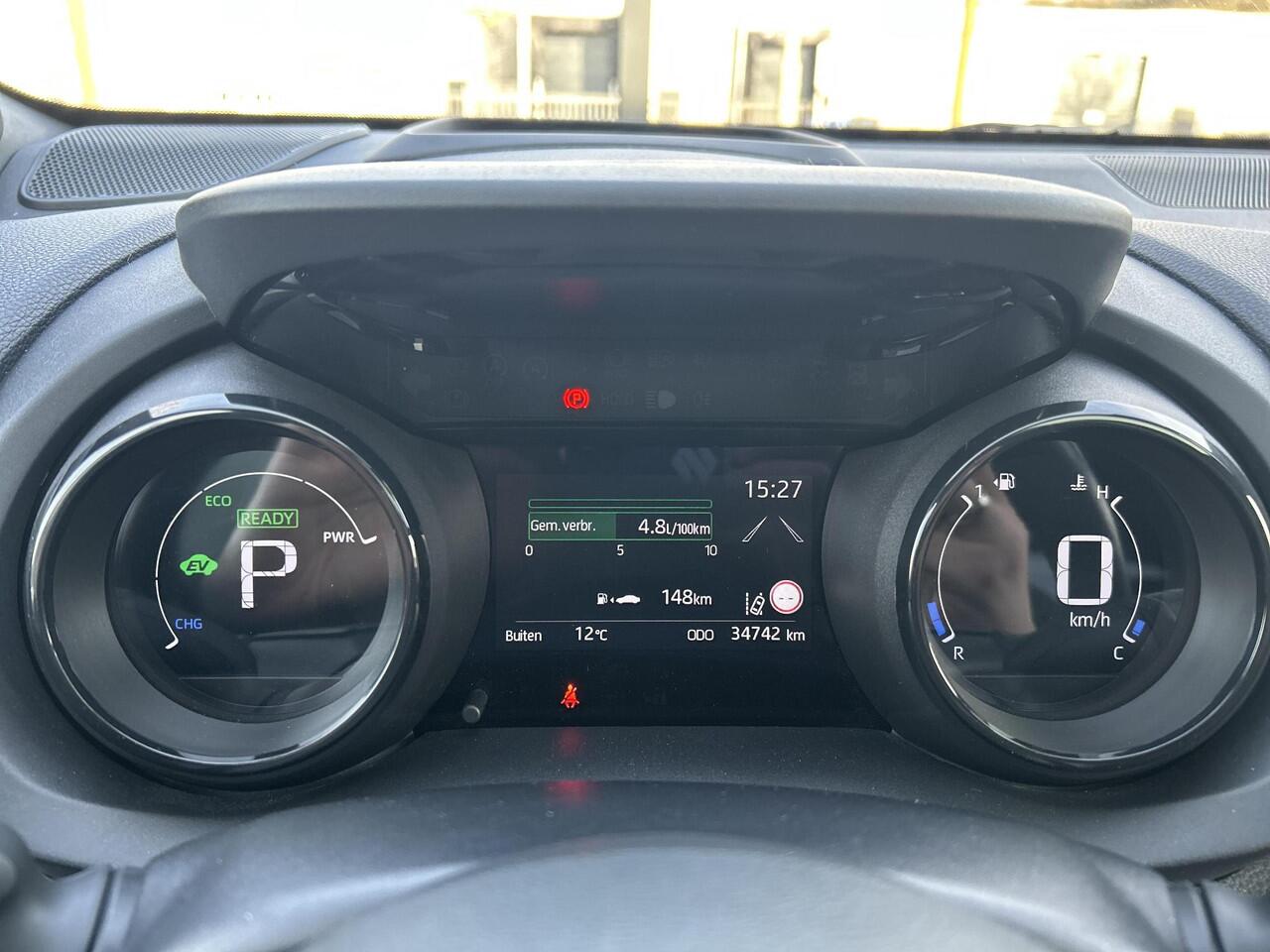 Toyota YARIS 1.5 Hybrid Launch Edition **HEAD UP DISPLAY/ STOELVERWARMING/ JBL AUDIO/ PANORAMA DAK/ 36 MAANDEN GARANTIE**