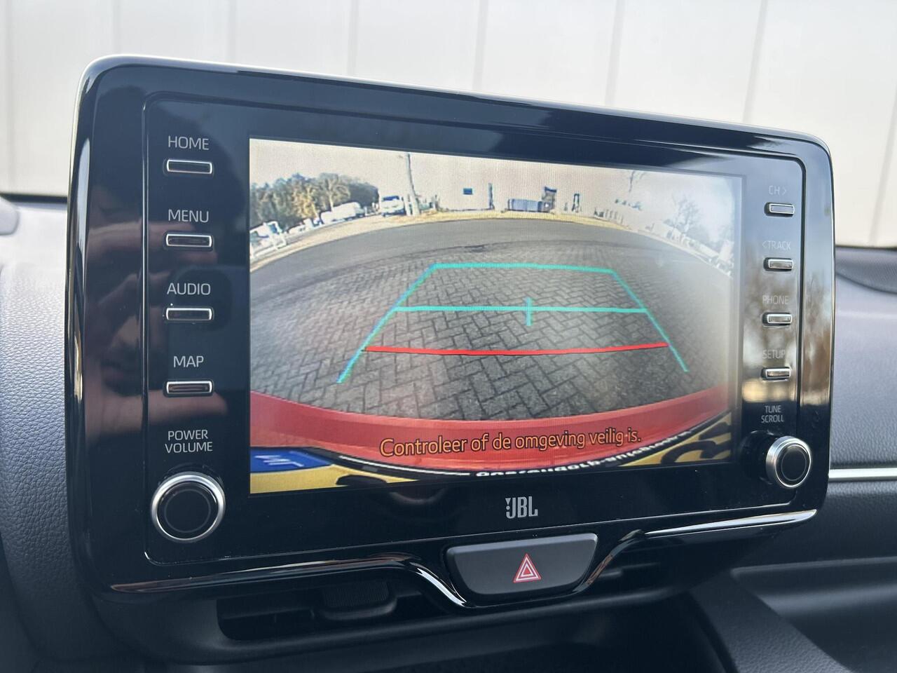 Toyota YARIS 1.5 Hybrid Launch Edition **HEAD UP DISPLAY/ STOELVERWARMING/ JBL AUDIO/ PANORAMA DAK/ 36 MAANDEN GARANTIE**