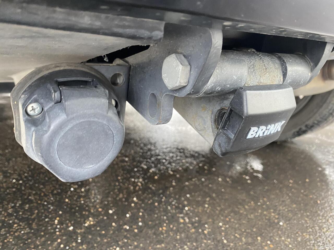 Toyota YARIS 1.5 Hybrid Launch Edition Navigatie APple CarPlay/Android Auto, achteruitrij camera, dodehoek detectie, HUD, keyless, parkeersensoren