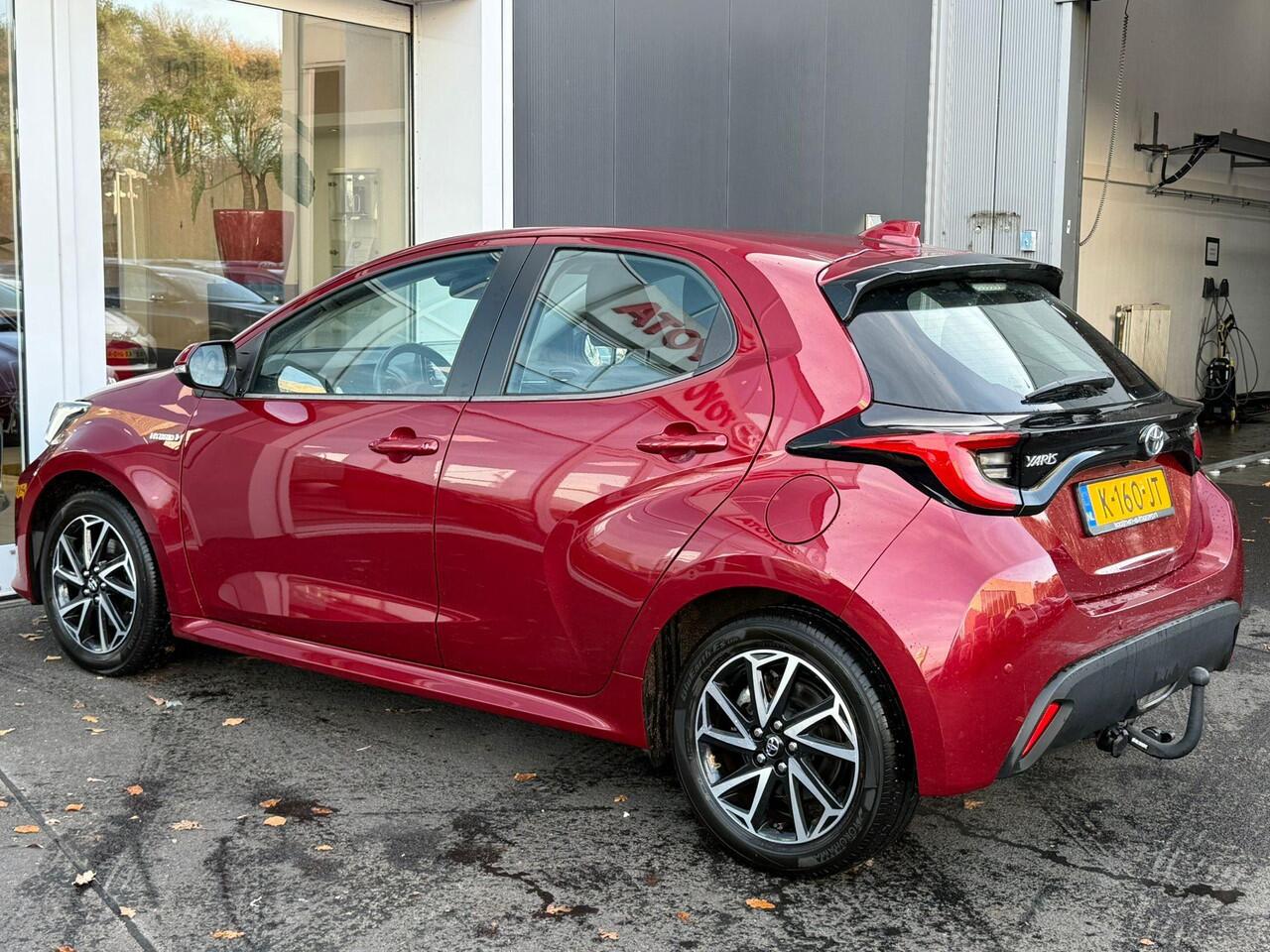 Toyota YARIS 1.5 Hybrid Dynamic Trekhaak | Parkeersensoren voor+achter | Airco | Parkeercamera