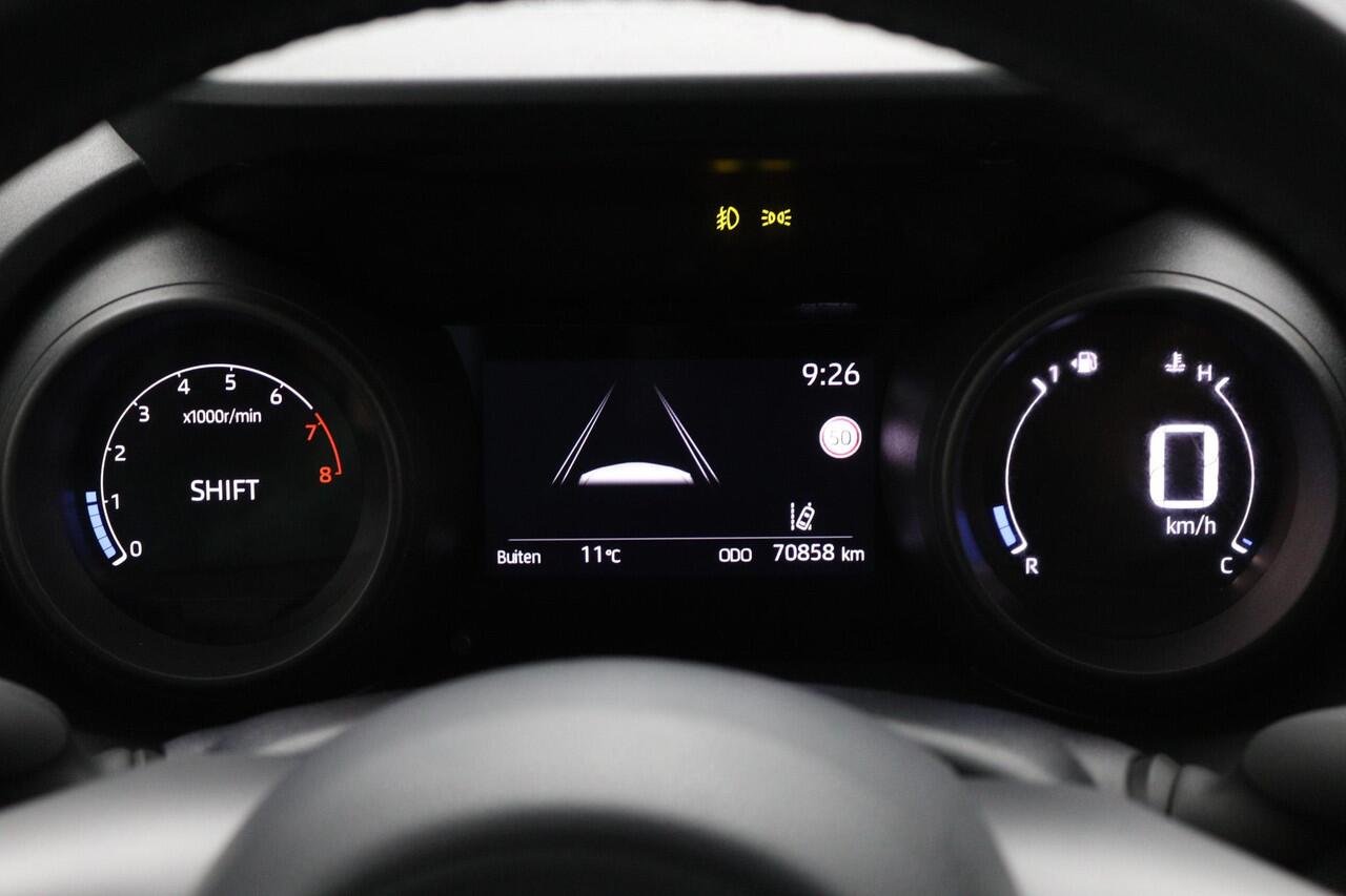 Toyota YARIS 1.5 VVT-i Dynamic | Trekhaak | Navigatie | Keyless start en entry|