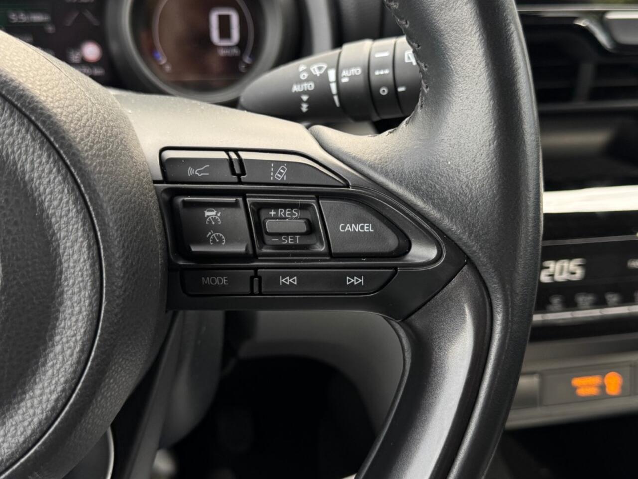 Toyota YARIS 1.5 Hybrid Comfort - Navi/apple/android- camera