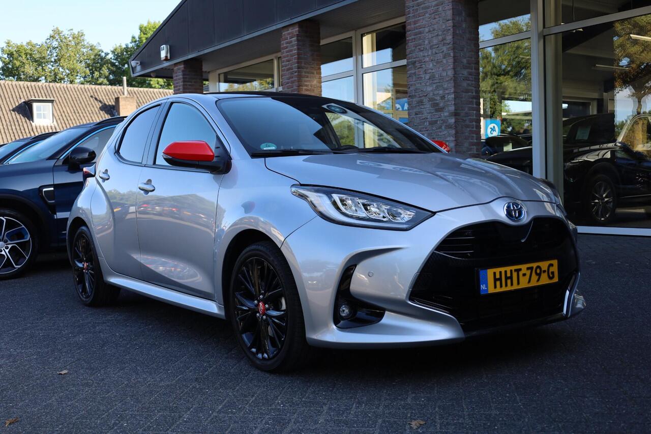 Toyota YARIS 1.5 Hybrid Executive PANO CARPLAY HALF-LEER STOEL/STUURVERW. CAMERA HUD CRUISE CLIMA DAB 2XPDC 17''LMV KEYLESS-ENTRY/START