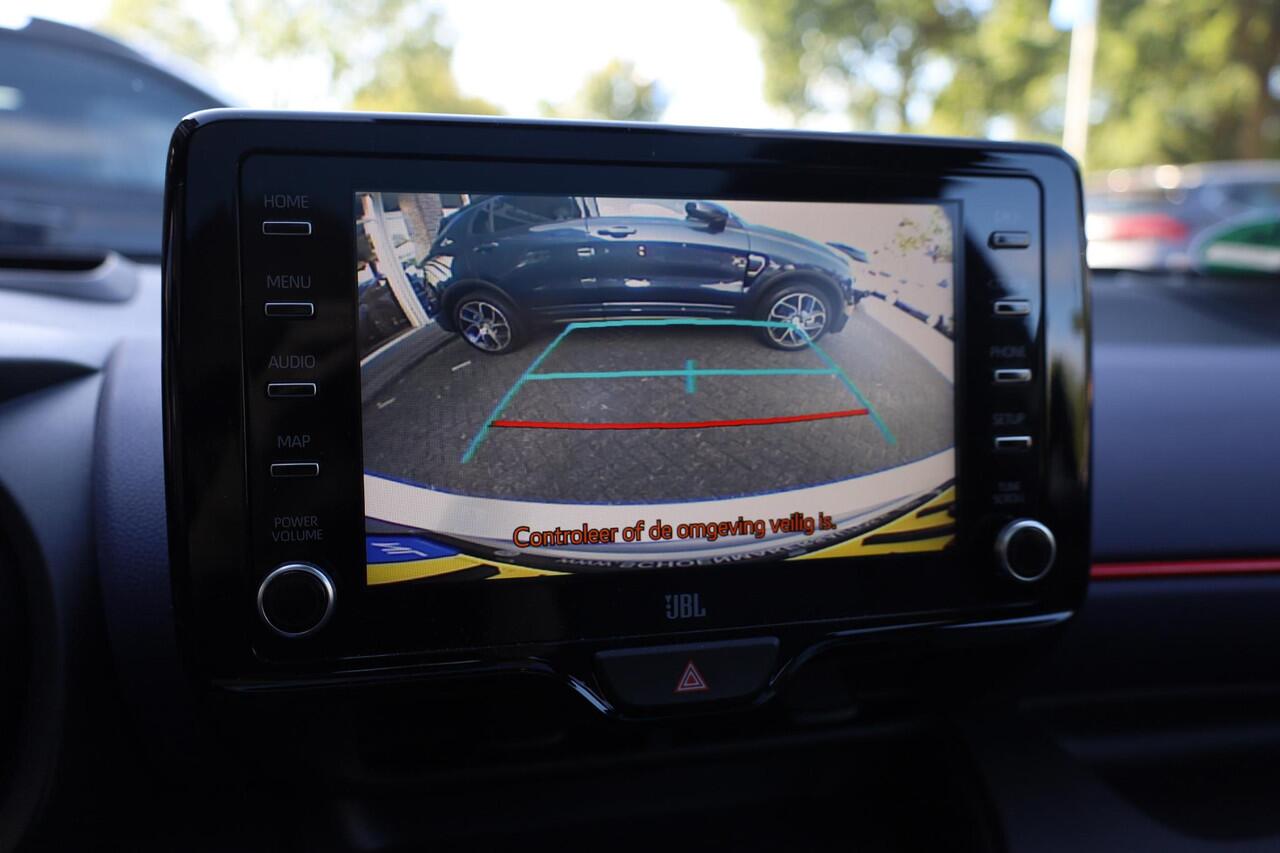 Toyota YARIS 1.5 Hybrid Executive PANO CARPLAY HALF-LEER STOEL/STUURVERW. CAMERA HUD CRUISE CLIMA DAB 2XPDC 17''LMV KEYLESS-ENTRY/START