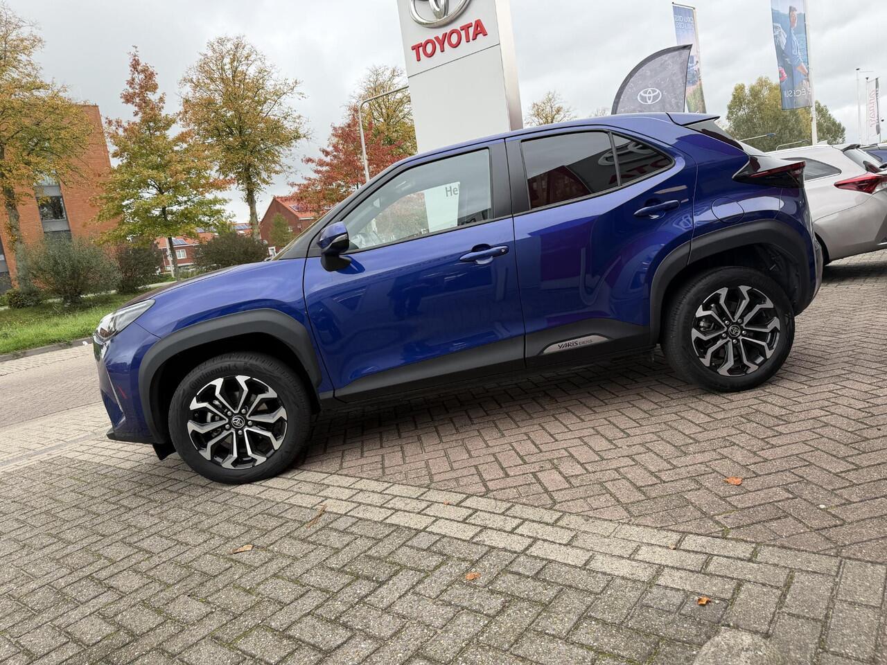 Toyota YARIS Cross 1.5 Hybrid First Edition 1e eigenaar! | DELAER ONDERHOUDEN | Navigatie | Apple CarPlay/Android auto | Keyless | Cruise control adaptief |