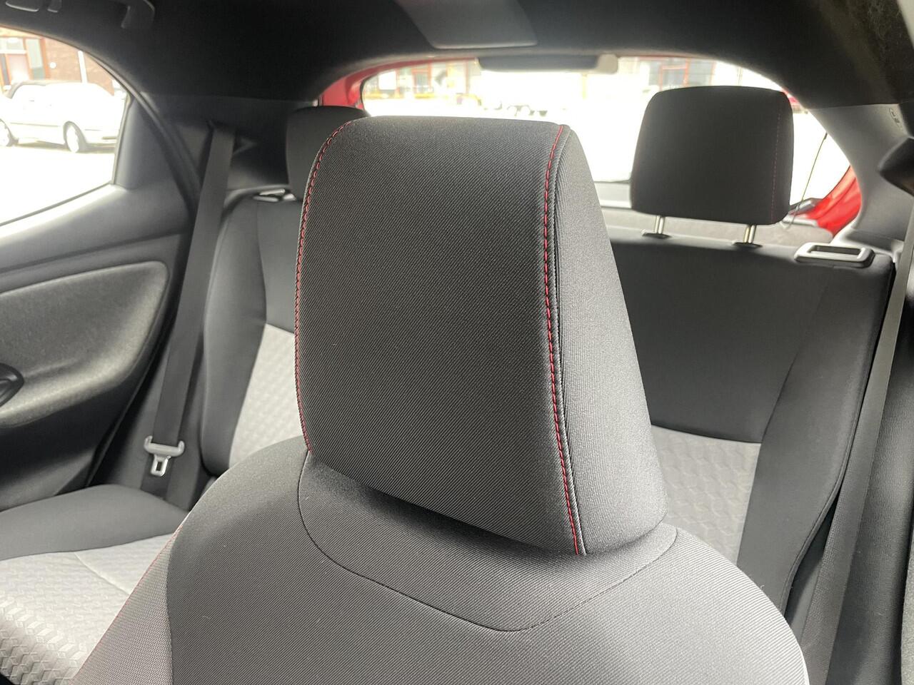 Toyota YARIS 1.5 Hybrid 115 Tokyo | Bi-Tone | Exclusieve oplage| dode hoek detectie, Parkeersensoren, enz