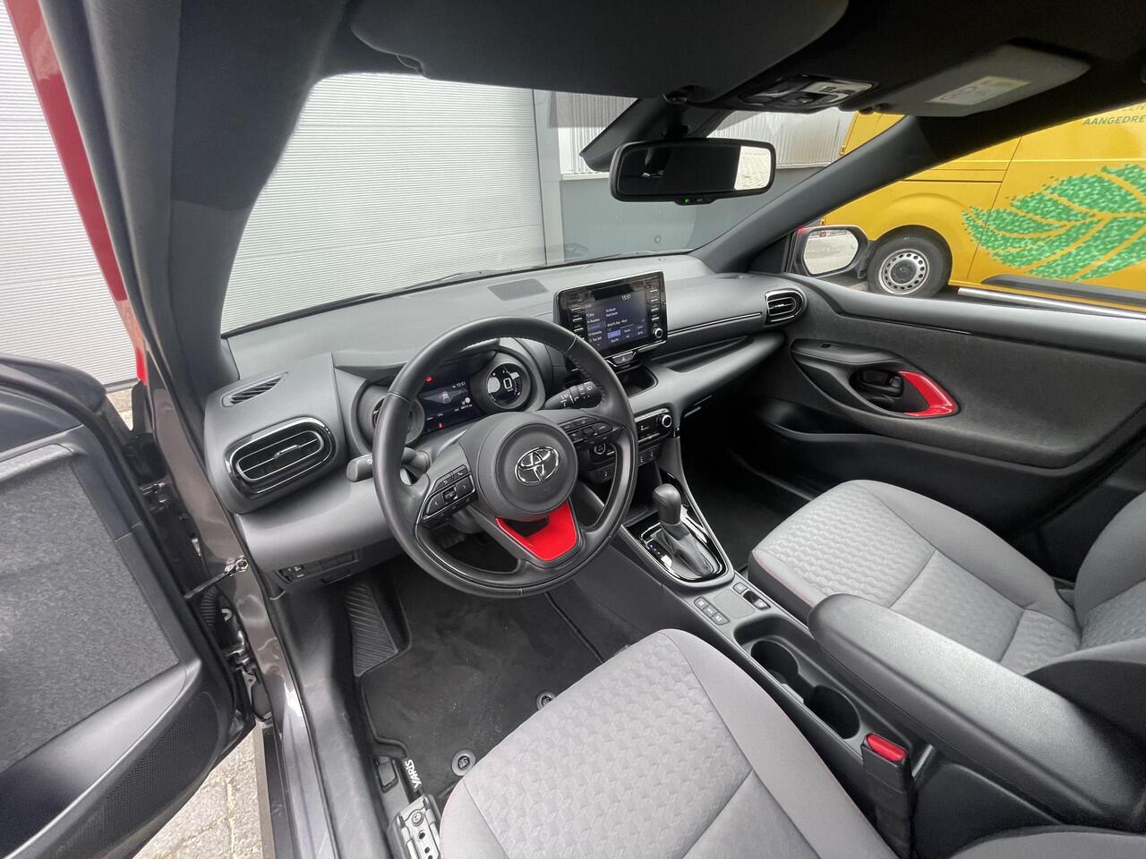 Toyota YARIS 1.5 Hybrid 115 Tokyo | Bi-Tone | Exclusieve oplage| dode hoek detectie, Parkeersensoren, enz