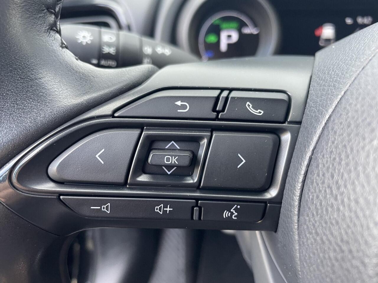 Toyota YARIS 1.5 Hybrid First Edition | Orange Packet | Full Map Navigatie |