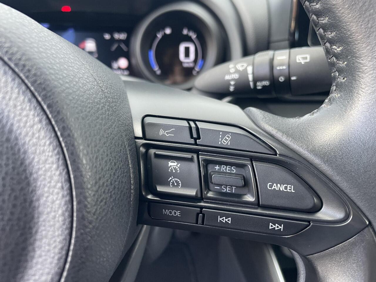 Toyota YARIS 1.5 Hybrid First Edition | Orange Packet | Full Map Navigatie |