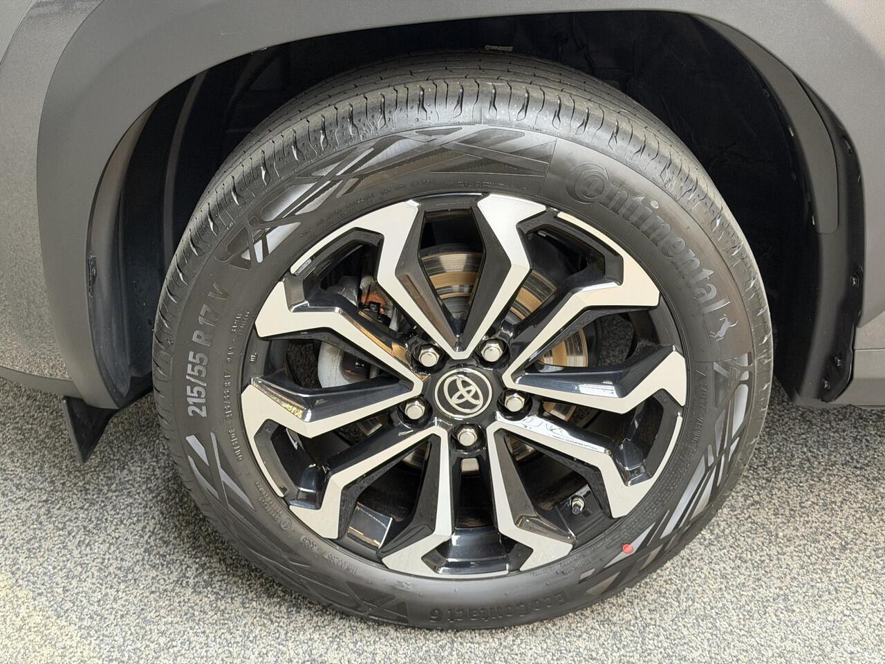 Toyota YARIS Cross 1.5 VVT-I First Edition 1300 kg trekgewicht