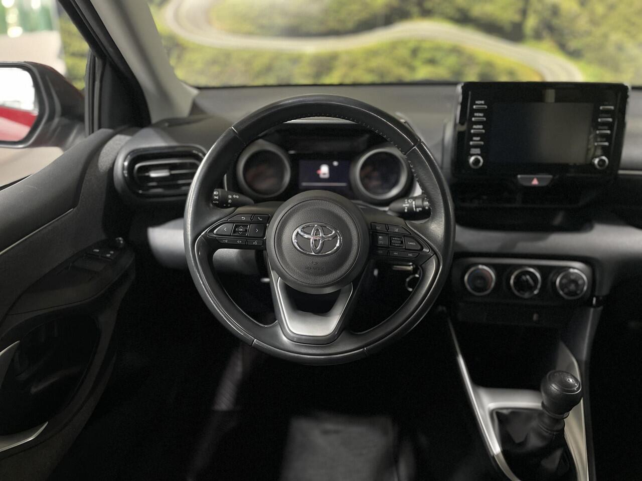 Toyota YARIS 1.5 VVT-i DYNAMIC / LED / CRUISE / CARPLAY /