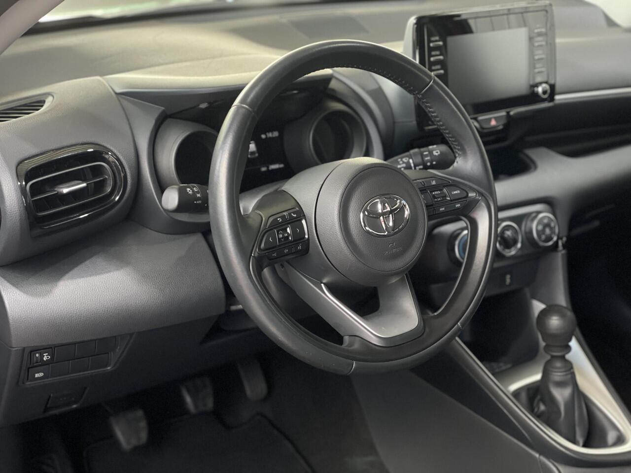 Toyota YARIS 1.5 VVT-i DYNAMIC / LED / CRUISE / CARPLAY /