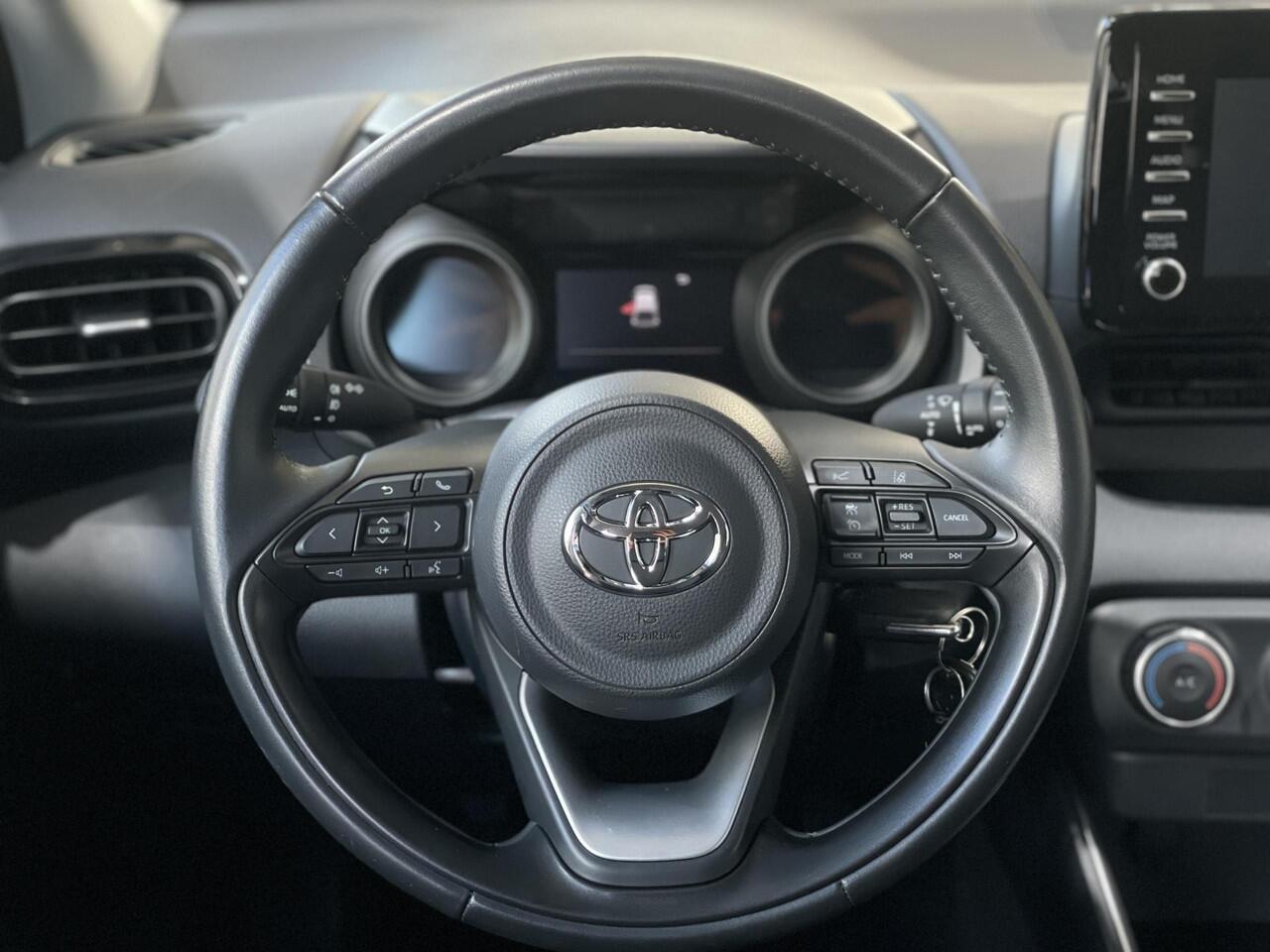 Toyota YARIS 1.5 VVT-i DYNAMIC / LED / CRUISE / CARPLAY /