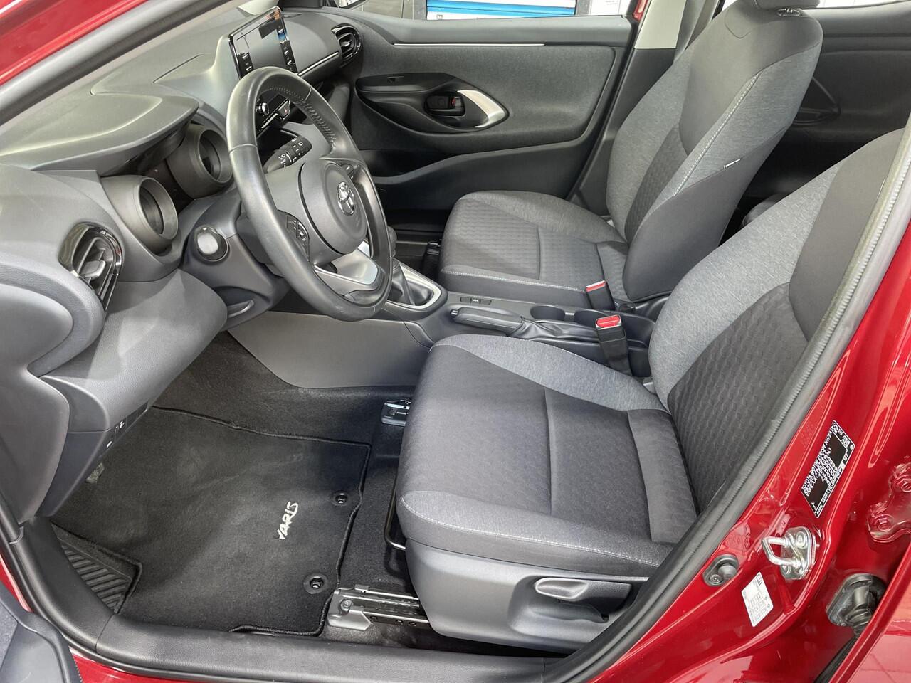 Toyota YARIS 1.5 VVT-i DYNAMIC / LED / CRUISE / CARPLAY /