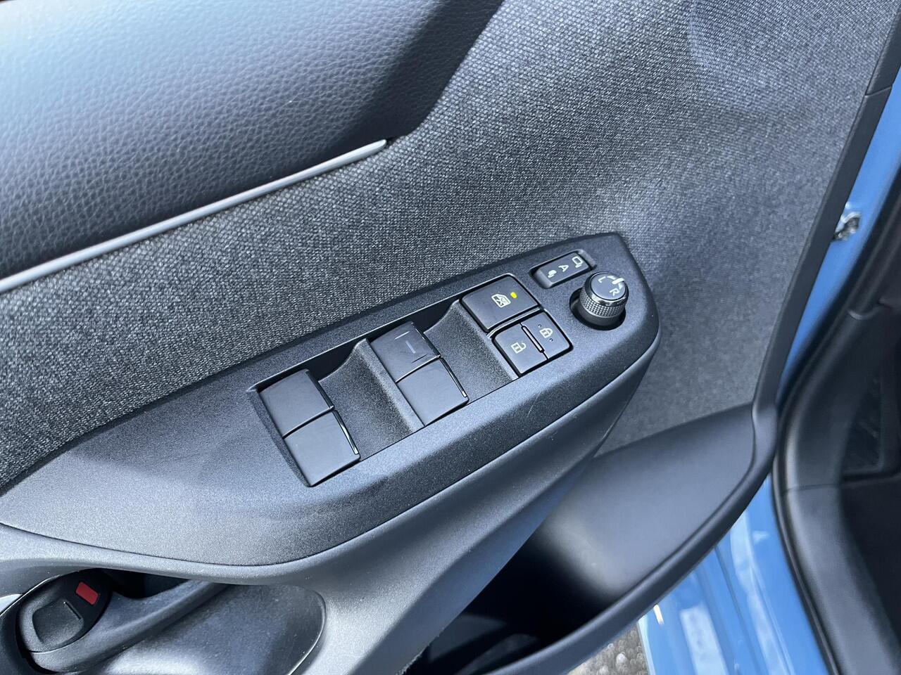 Toyota YARIS 1.5 Hybrid Executive Special | Parkeersensoren rondom | dode hoek Detectie BSM. | HUD display |