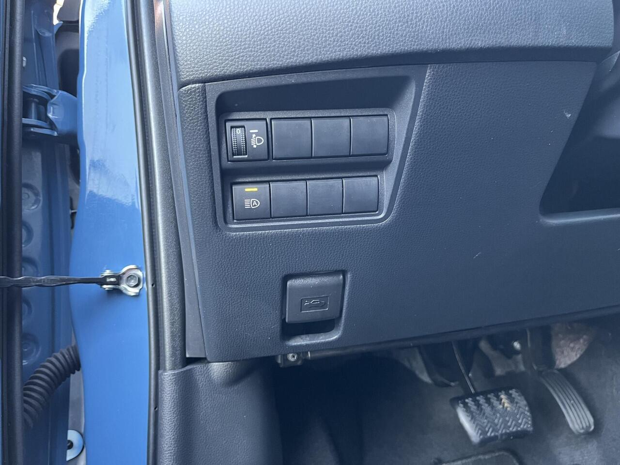 Toyota YARIS 1.5 Hybrid Executive Special | Parkeersensoren rondom | dode hoek Detectie BSM. | HUD display |