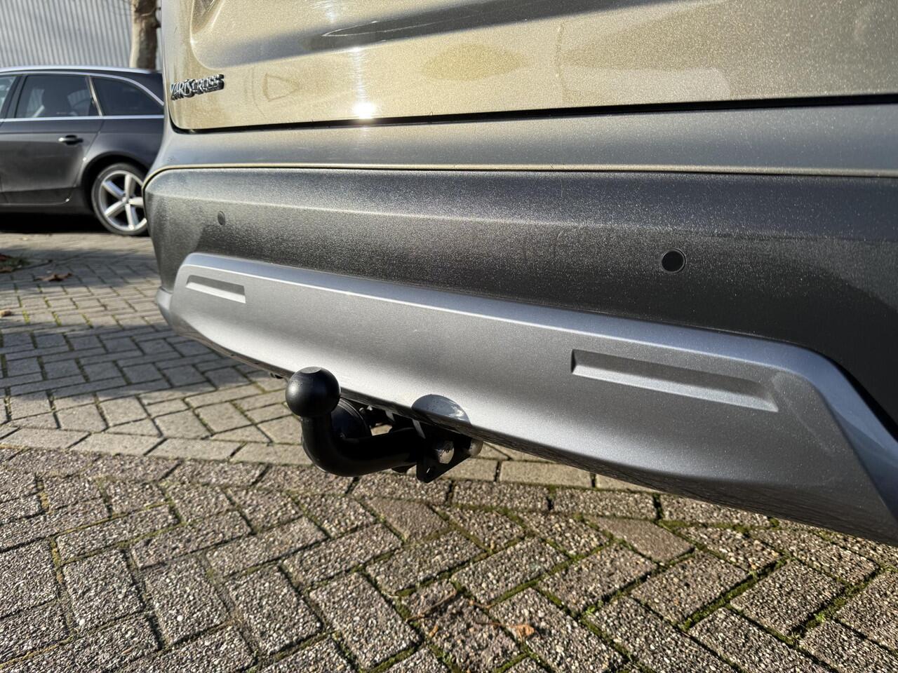 Toyota YARIS Cross 1.5 Hybrid | Trekhaak | Head-up display | Voorruitverwarming | Stuurwielverwarming | Adaptive Cruise Control | Achteruitrijcamera |