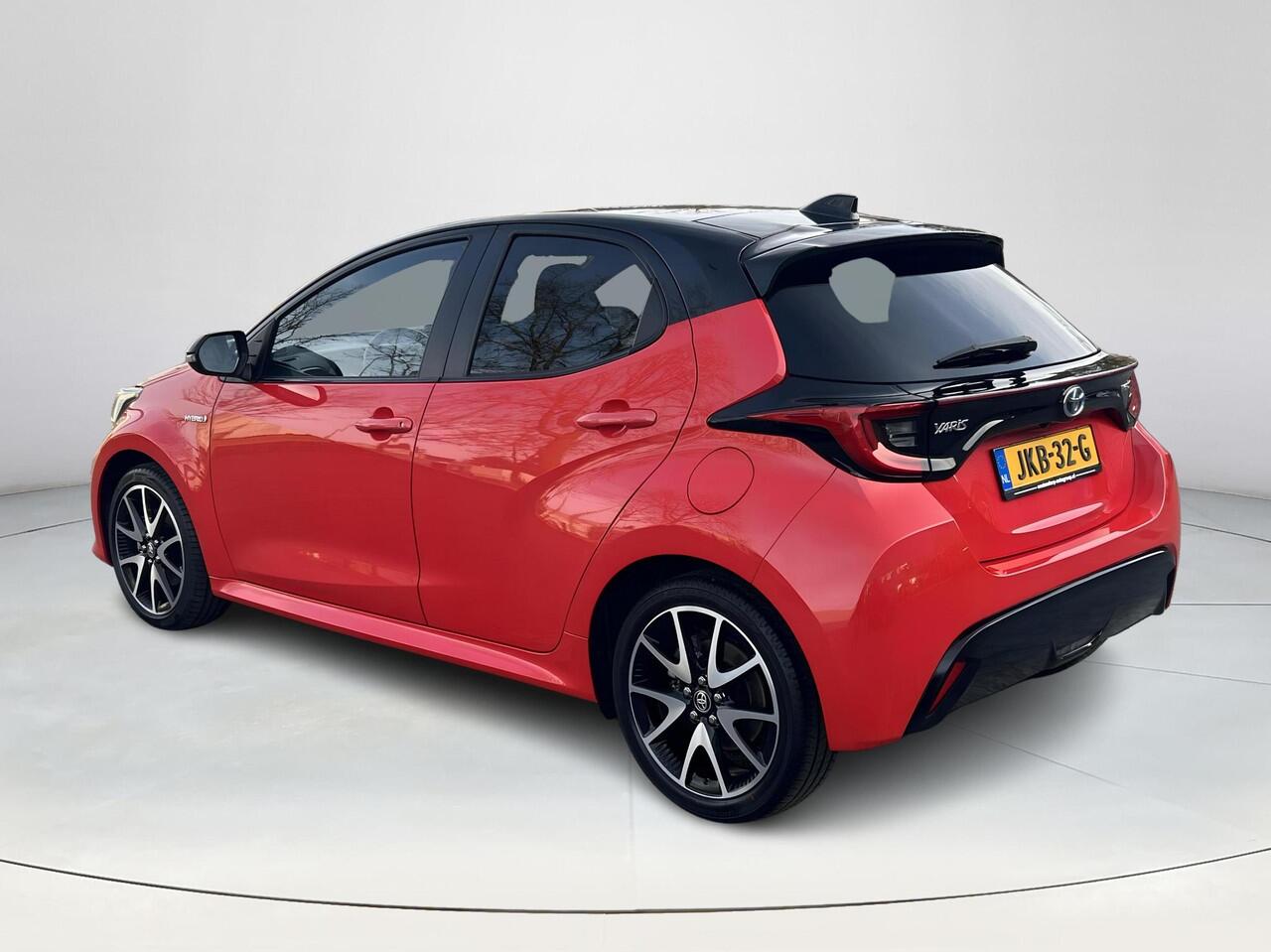 Toyota YARIS 1.5 Hybrid Launch Edition **HEAD UP DISPLAY/ STOELVERWARMING/ JBL AUDIO/ PANORAMA DAK**