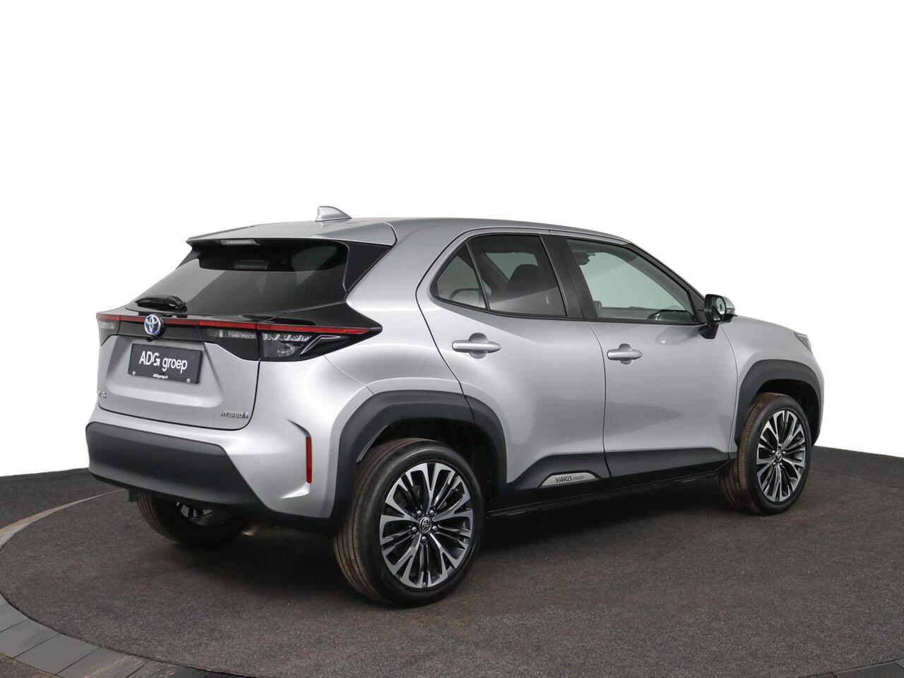 Toyota YARIS Cross 1.5 Hybrid Executive | 360 graden camera | Panoramadak | Stoelverwarming |