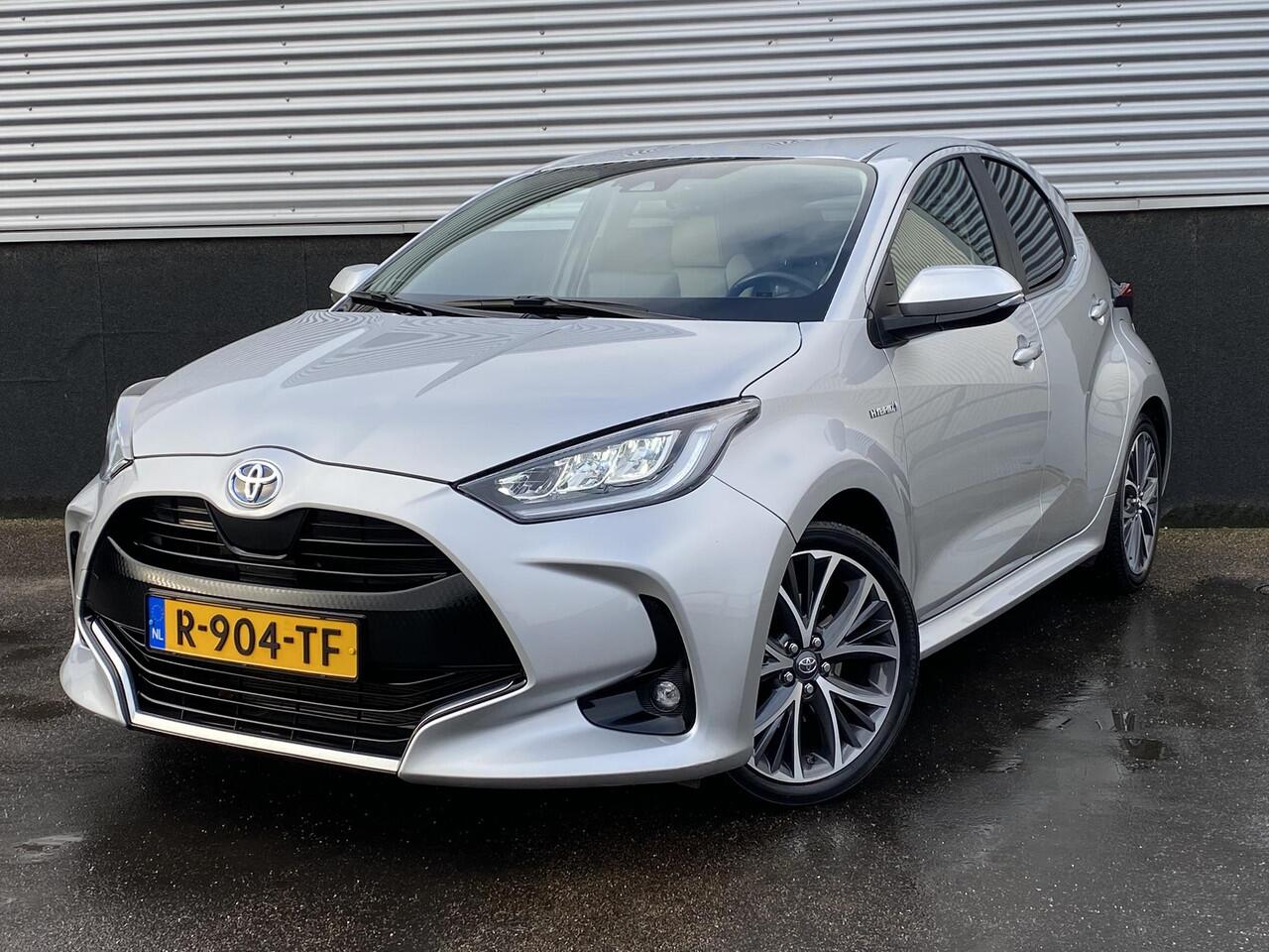 Toyota YARIS 1.5 Hybrid Launch Edition Navigatie APple CarPlay/Android Auto, achteruitrij camera, dodehoek detectie, HUD, keyless, parkeersensoren