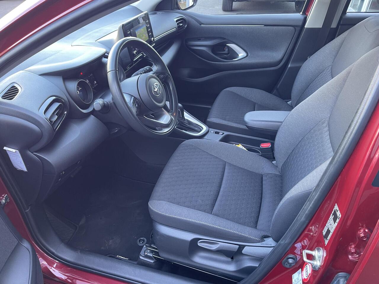 Toyota YARIS 1.5 Hybrid Dynamic Trekhaak | Parkeersensoren voor+achter | Airco | Parkeercamera