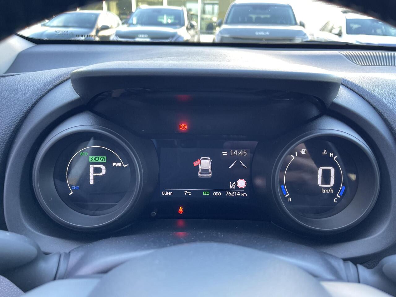 Toyota YARIS 1.5 Hybrid Dynamic Trekhaak | Parkeersensoren voor+achter | Airco | Parkeercamera