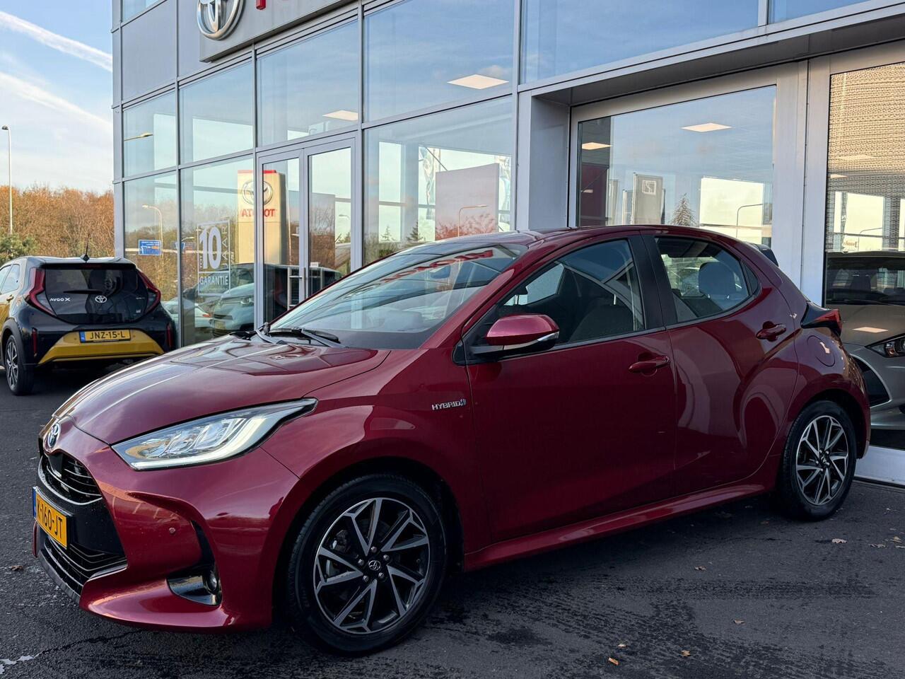 Toyota YARIS 1.5 Hybrid Dynamic Trekhaak | Parkeersensoren voor+achter | Airco | Parkeercamera