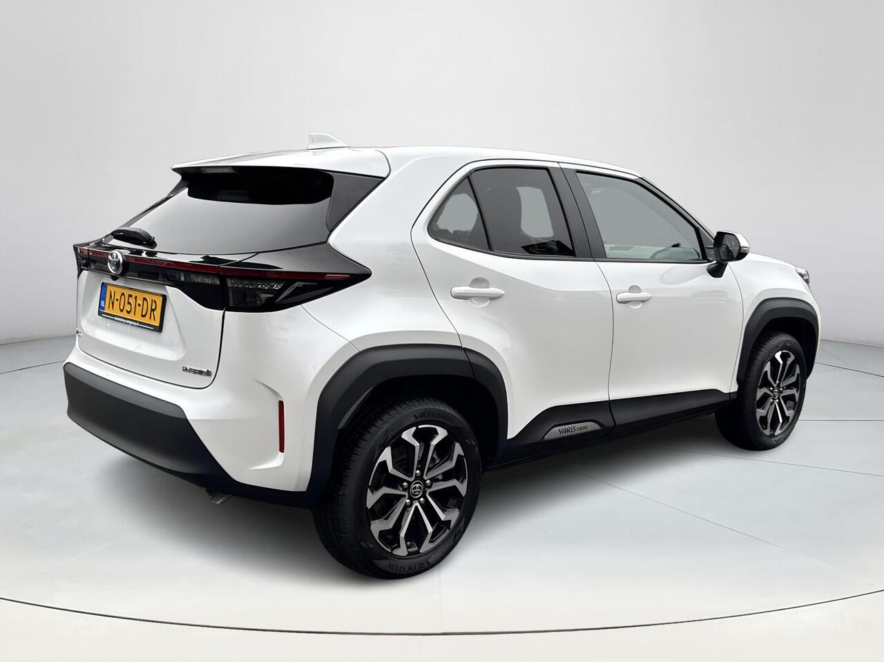 Toyota YARIS Cross 1.5 Hybrid First Edition | Navigatie | Apple CarPlay/Android auto | Achteruitrijcamera