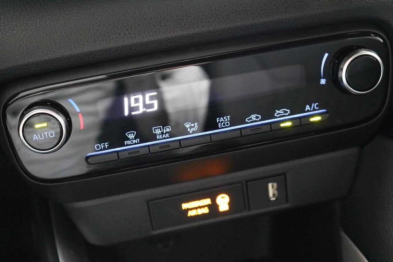 Toyota YARIS 1.5 Hybrid Active, Adaptive Cruisecontrole, Camera, Apple Carplay / Android Auto, Keyless!
