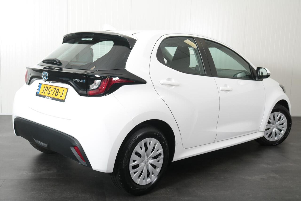 Toyota YARIS 1.5 Hybrid Active, Adaptive Cruisecontrole, Camera, Apple Carplay / Android Auto, Keyless!