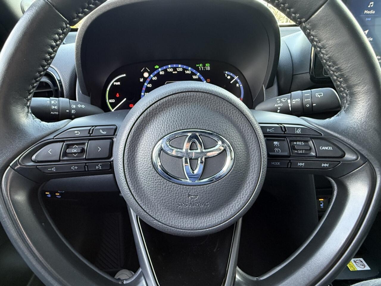 Toyota YARIS Cross 1.5 Hybrid Adventure | JBL | Blindspot | Parkeersensoren V+A