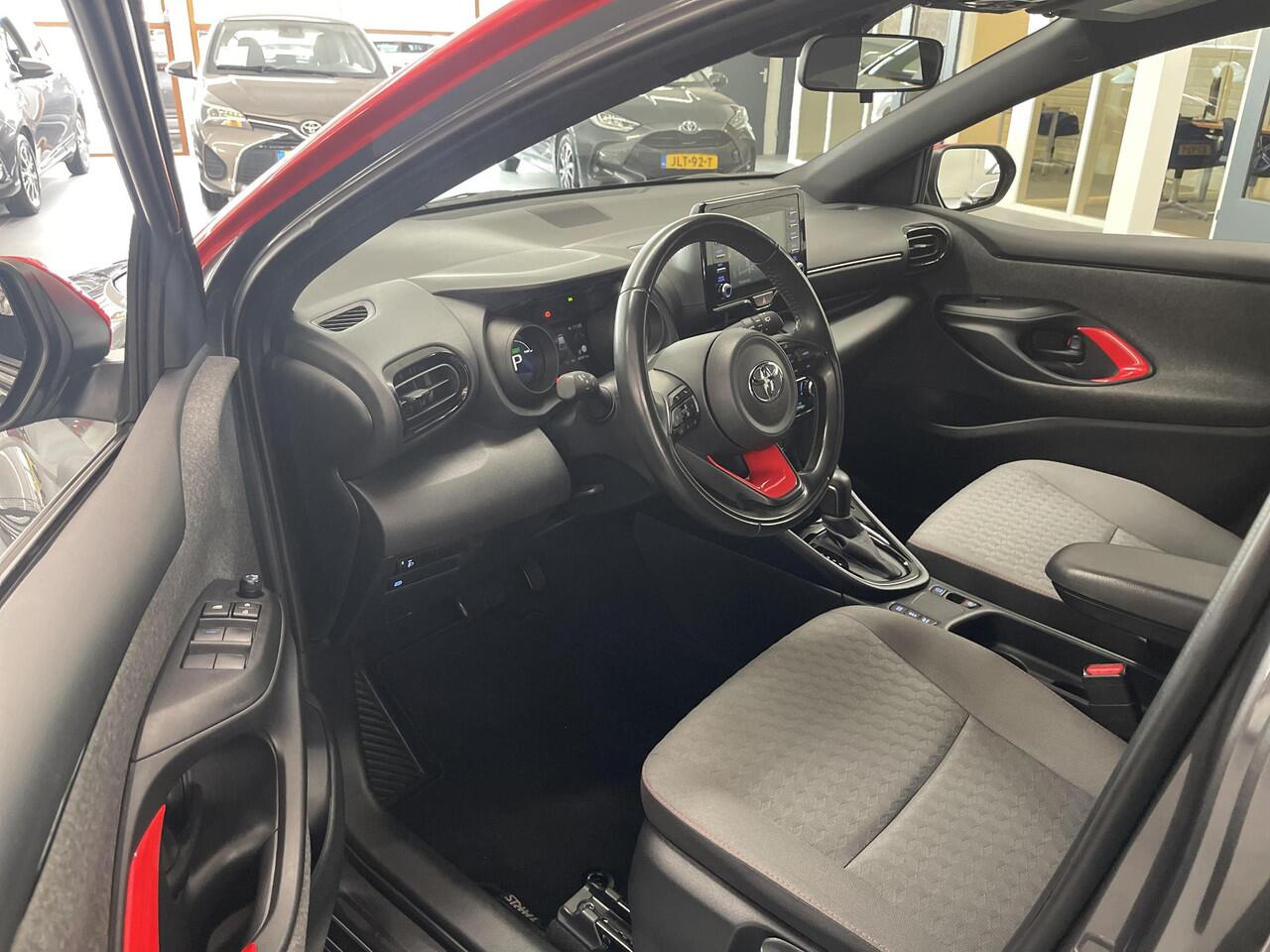 Toyota YARIS 1.5 Hybrid Tokyo Spirit Bi-tone