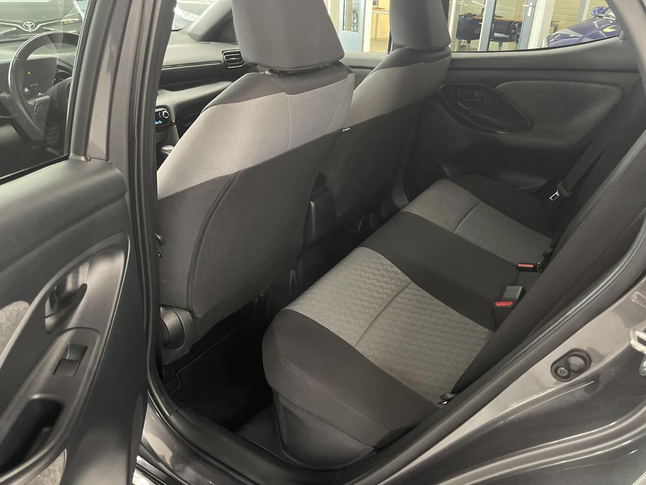 Toyota YARIS 1.5 Hybrid Tokyo Spirit Bi-tone