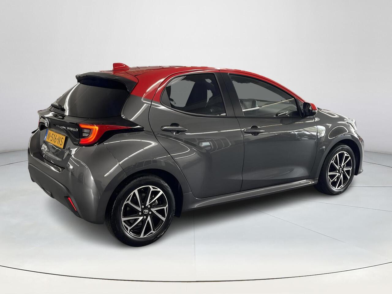 Toyota YARIS 1.5 Hybrid Tokyo Spirit Bi-tone