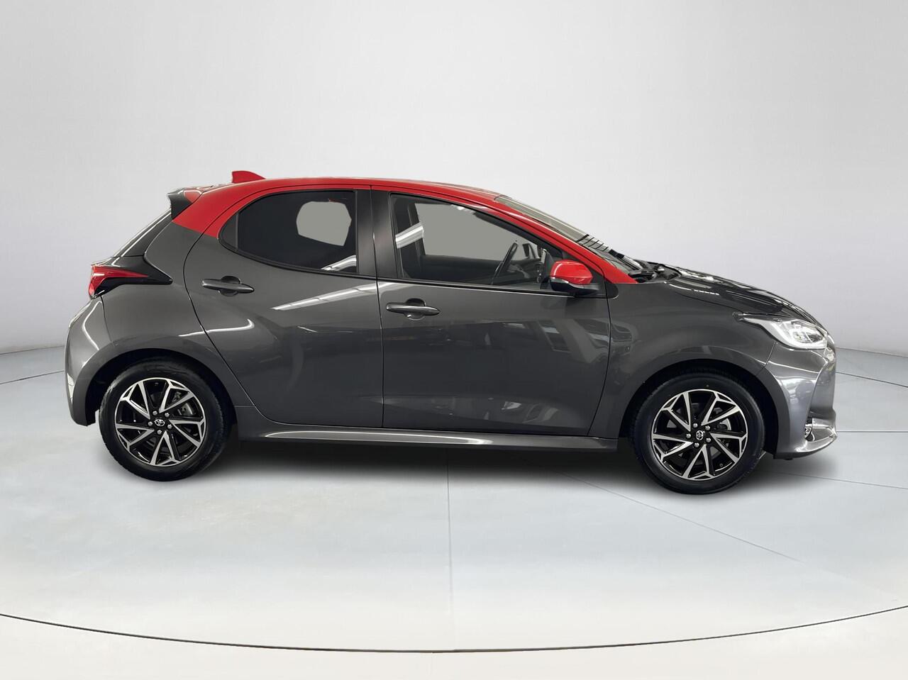 Toyota YARIS 1.5 Hybrid Tokyo Spirit Bi-tone