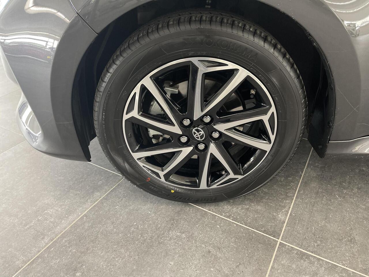 Toyota YARIS 1.5 Hybrid Tokyo Spirit Bi-tone