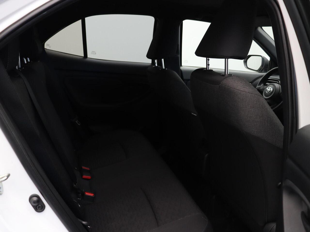 Toyota YARIS Cross 1.5 Hybrid First Edition | Apple carplay & Android Auto | Trekhaak | Achteruitrijcamera | Led Koplampen |