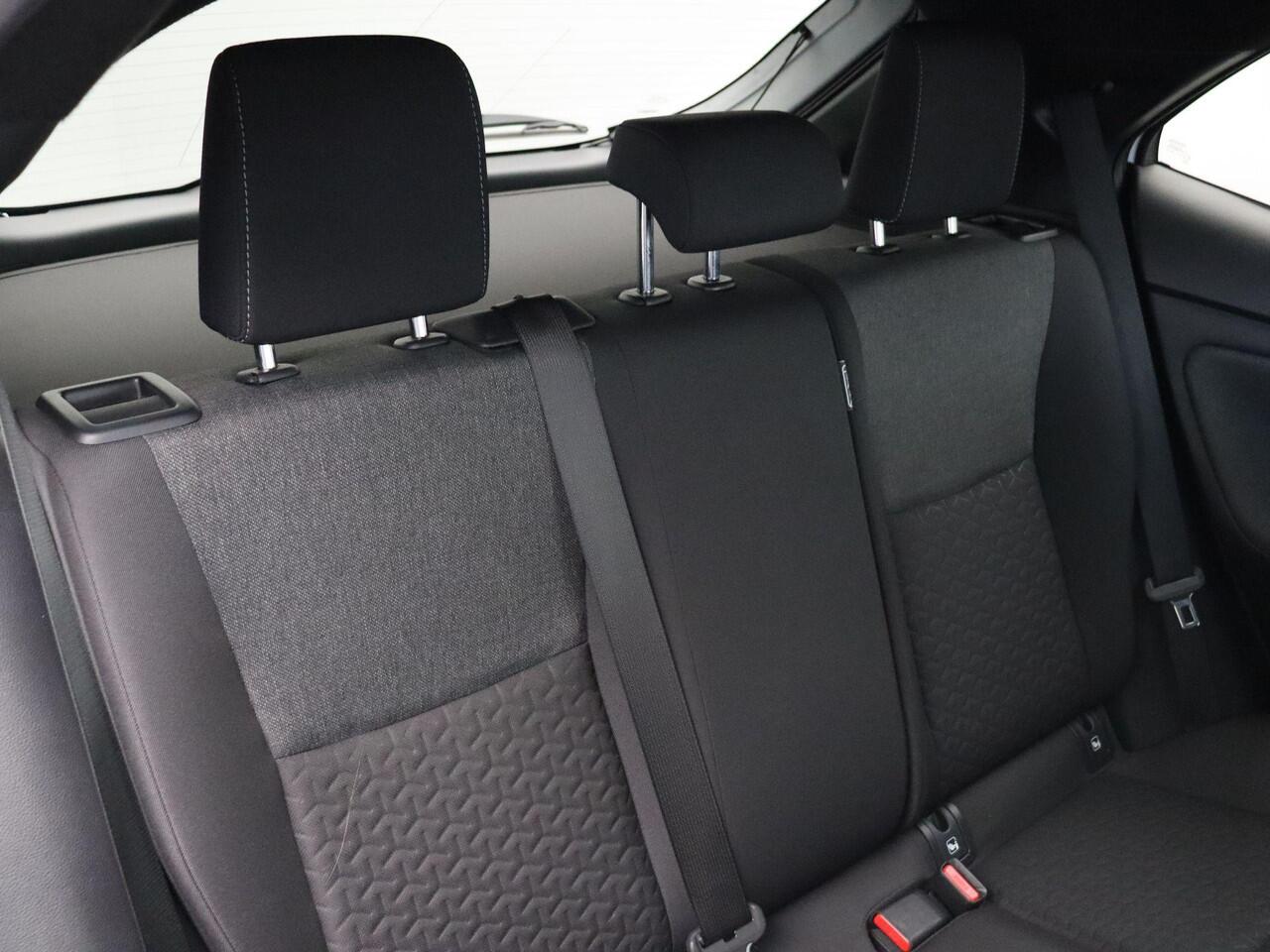 Toyota YARIS Cross 1.5 Hybrid First Edition | Apple carplay & Android Auto | Trekhaak | Achteruitrijcamera | Led Koplampen |