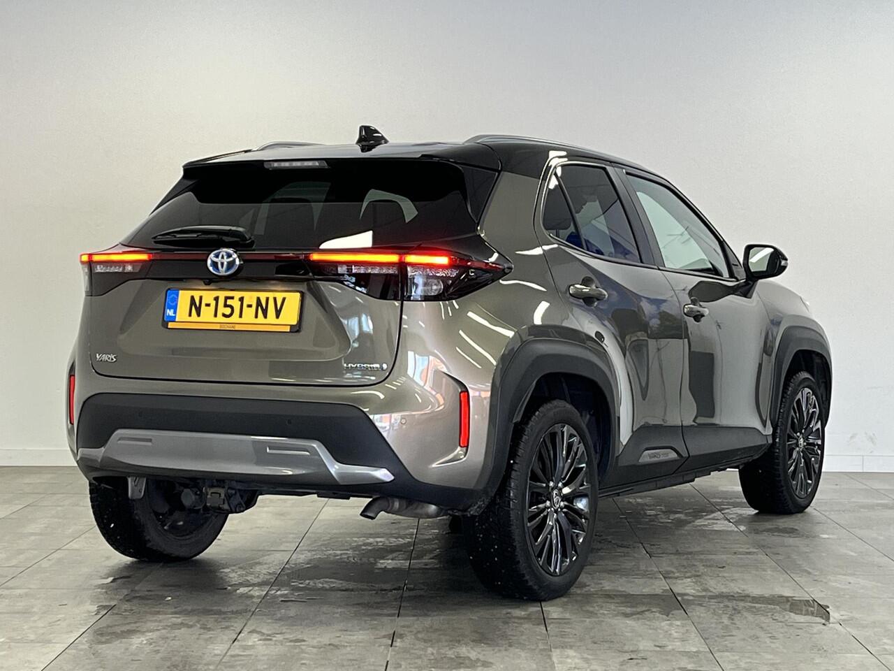 Toyota YARIS Cross 1.5 Hybrid Adventure | TREKHAAK | HEAD-UP | STOEL/STUUR VERWARMING |