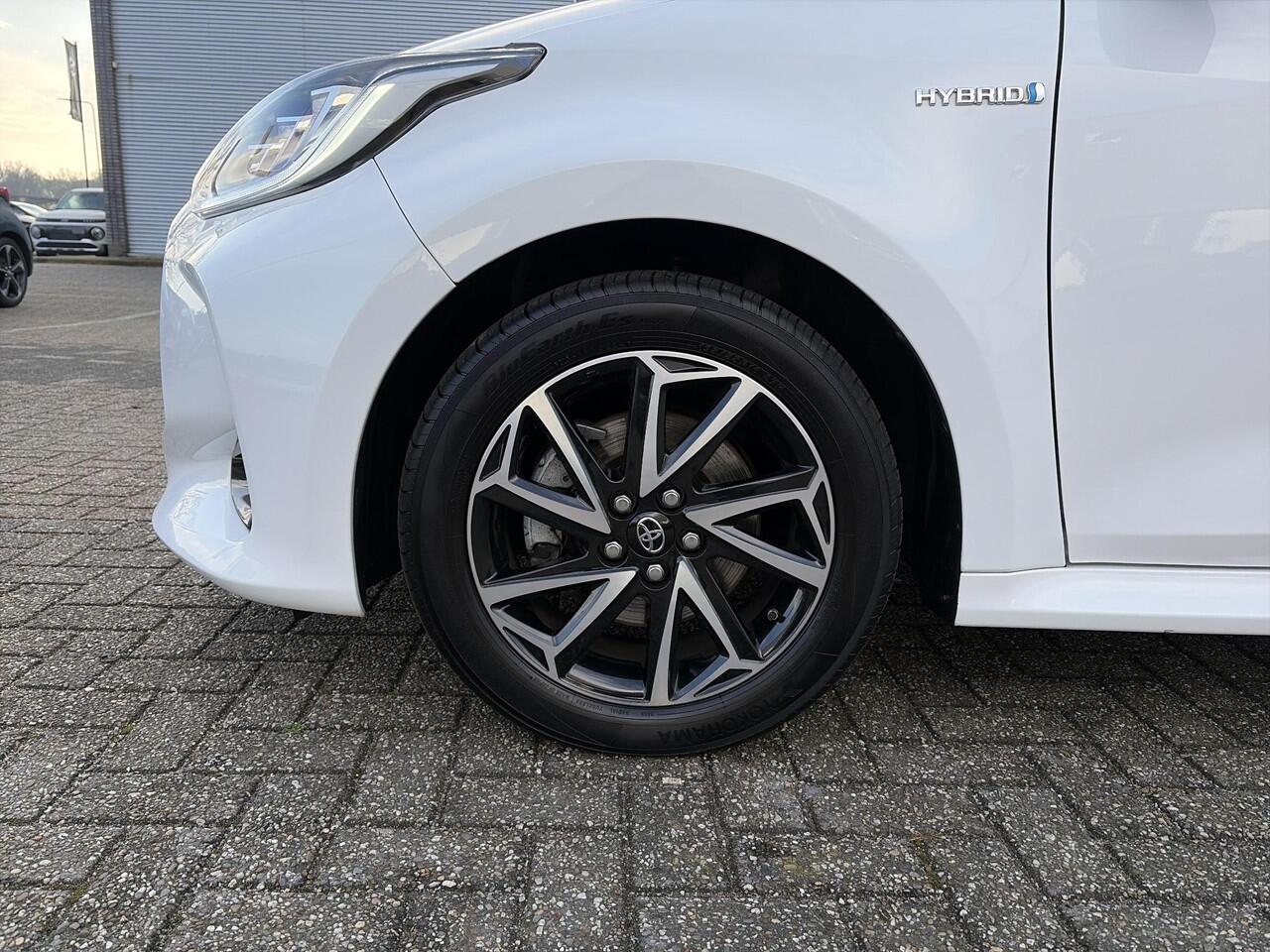 Toyota YARIS 1.5 Hybrid Dynamic