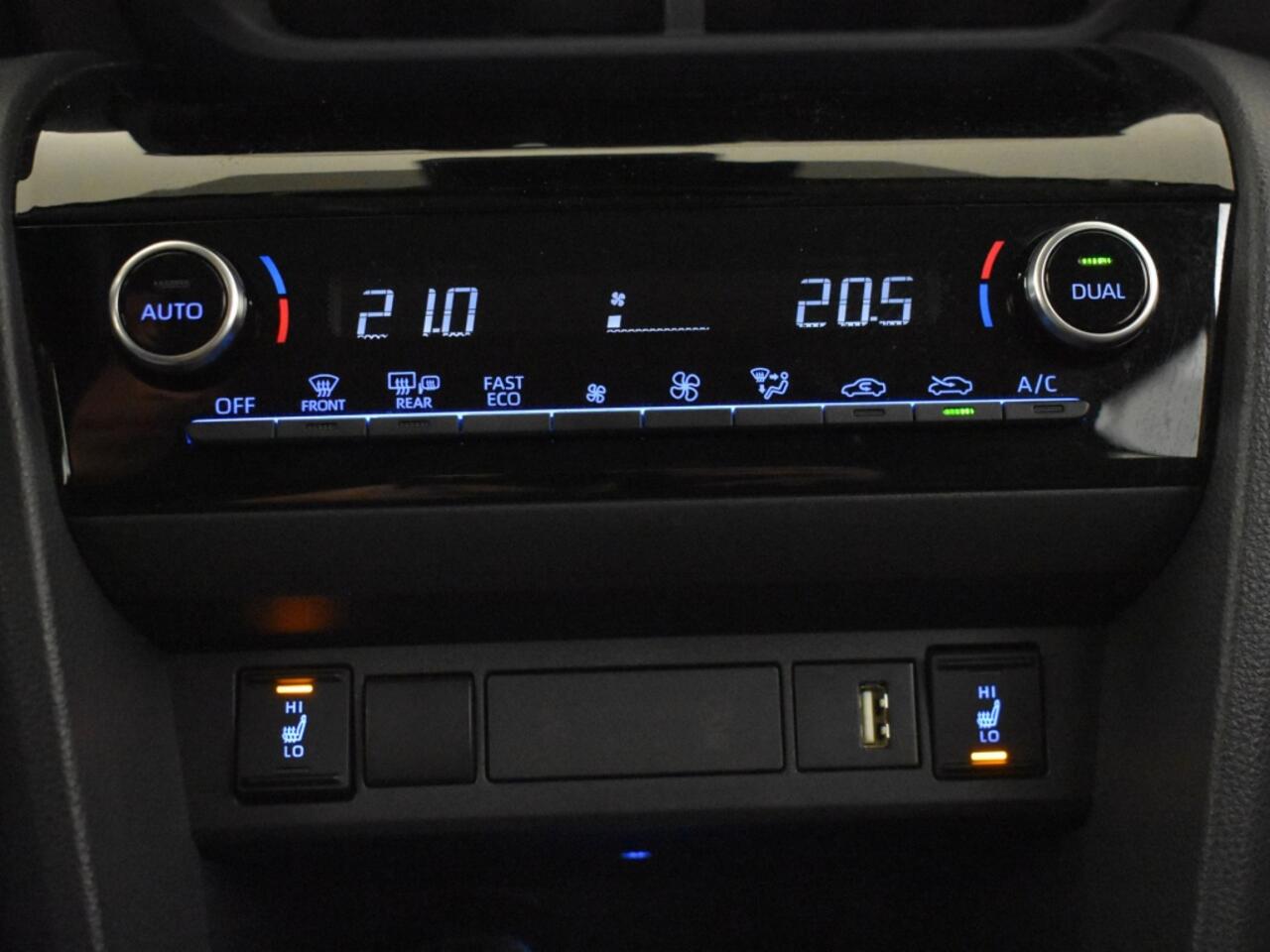 Toyota YARIS Cross 1.5 Hybrid Executive | JBL | Head Up | PDC | Trekhaak |