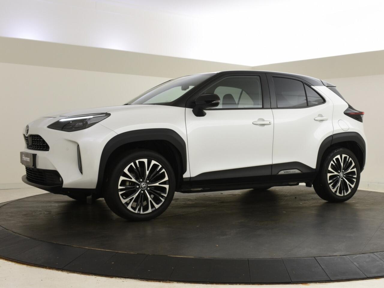 Toyota YARIS Cross 1.5 Hybrid Executive | JBL | Head Up | PDC | Trekhaak |